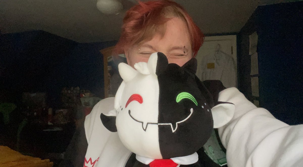 connorcomb's tweet photo. HES HERE !! #youtooz #rantooz #ranboo https://t.co/ZrpvcAR4mJ