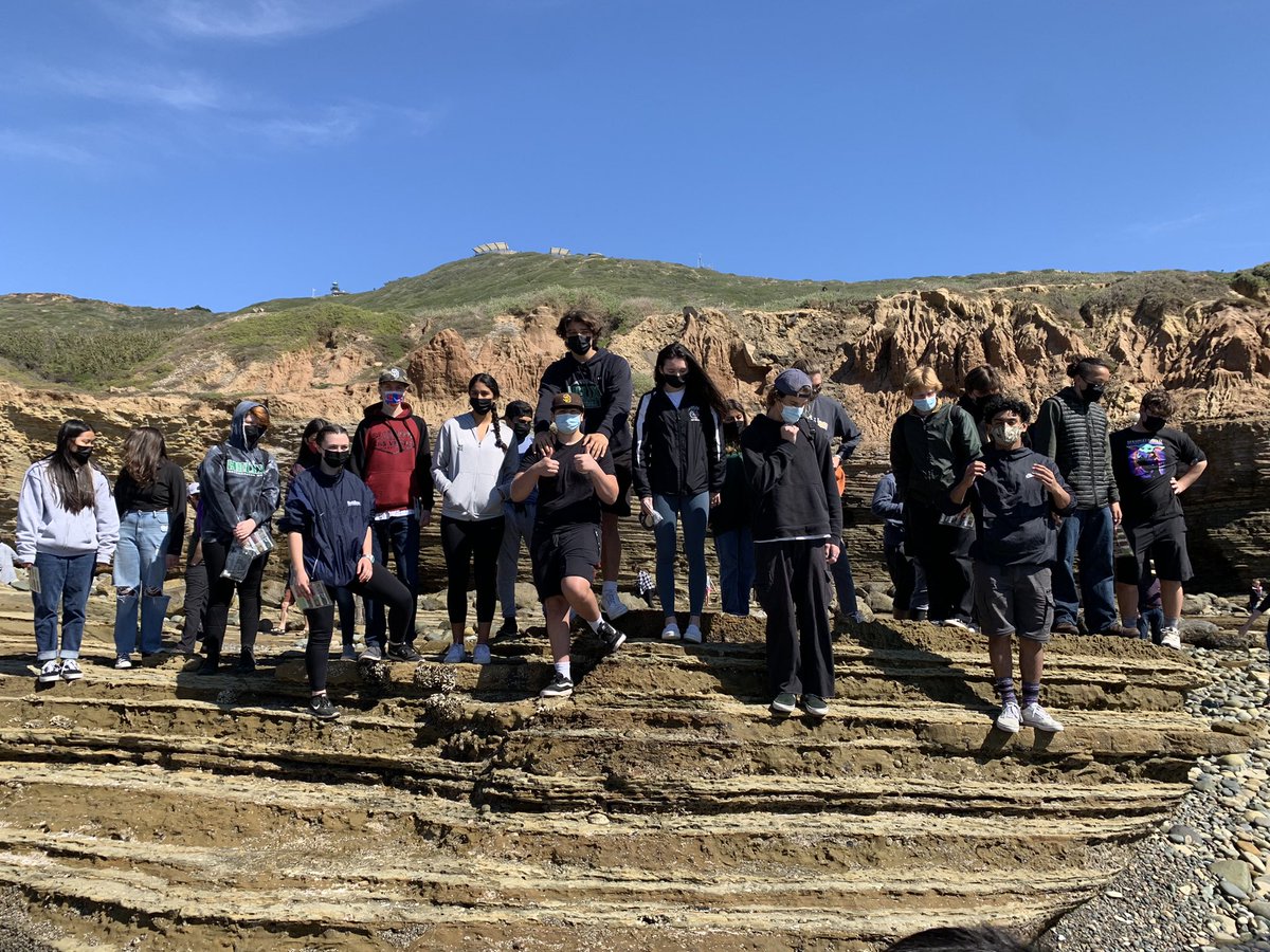 WillJacoway's tweet photo. Great with students in an outdoor classroom. Thanks @CABRILLONPS for the excellent tide pool experience. @helixcharter once again provide awesome opportunities for learn in new and new exciting ways https://t.co/u6ljxcNmJE