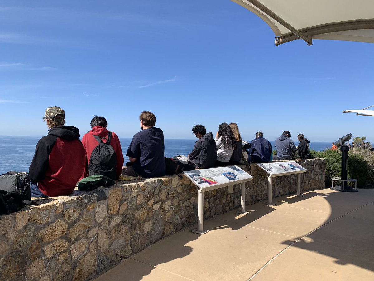 WillJacoway's tweet photo. Great with students in an outdoor classroom. Thanks @CABRILLONPS for the excellent tide pool experience. @helixcharter once again provide awesome opportunities for learn in new and new exciting ways https://t.co/u6ljxcNmJE