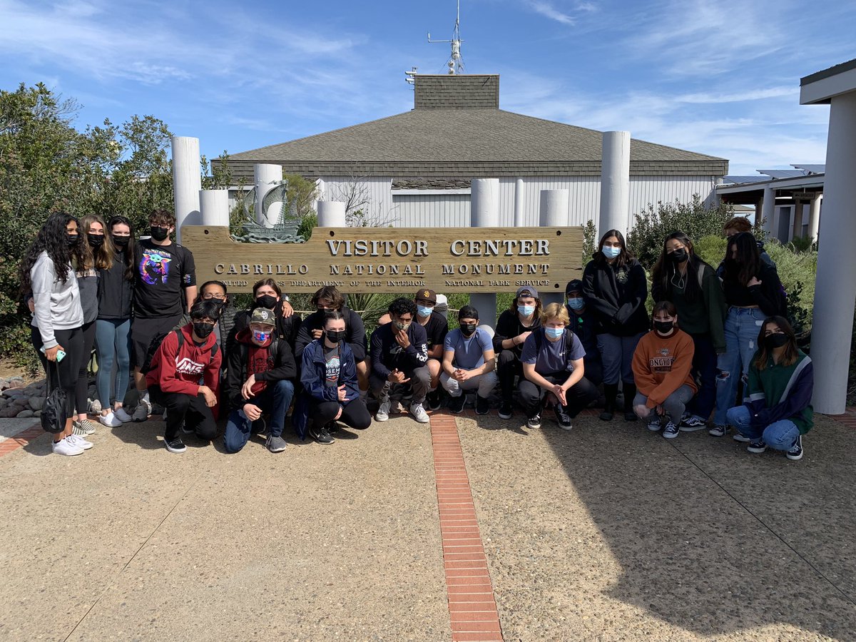 WillJacoway's tweet photo. Great with students in an outdoor classroom. Thanks @CABRILLONPS for the excellent tide pool experience. @helixcharter once again provide awesome opportunities for learn in new and new exciting ways https://t.co/u6ljxcNmJE