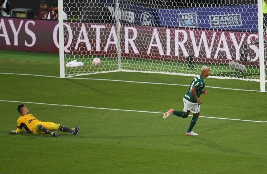 Realidade: Gol do Deyverson