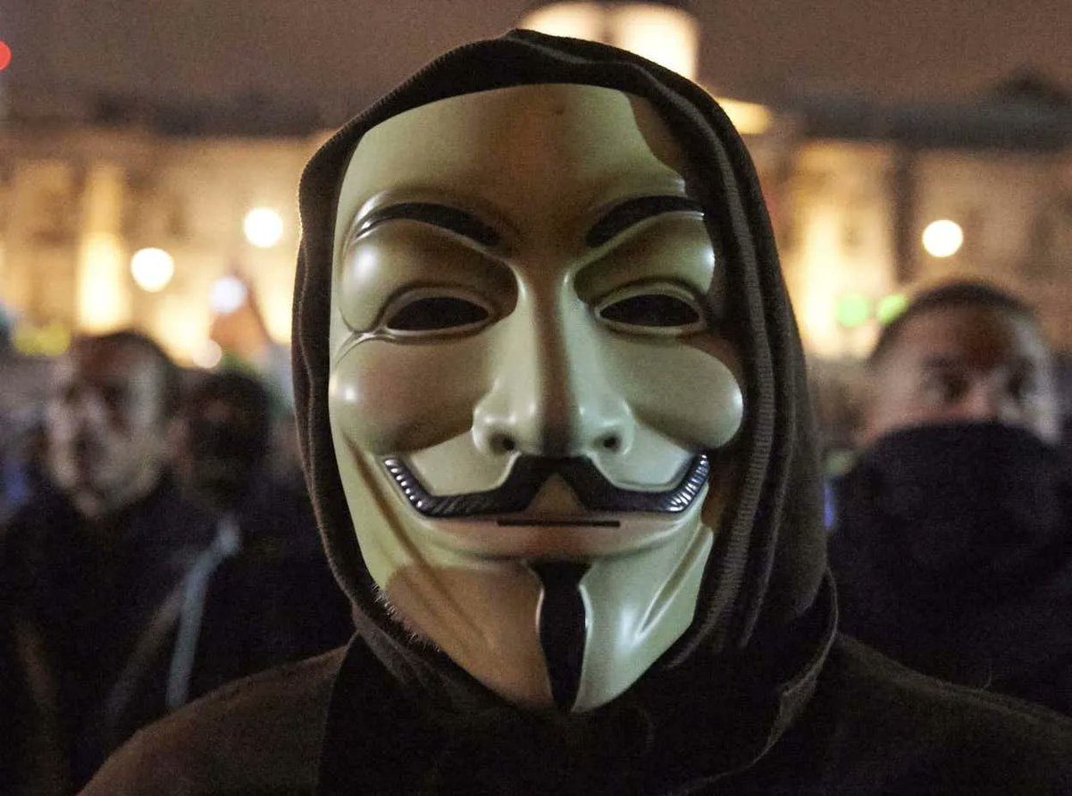 barstoolsports's tweet photo. Hacking Group 'Anonymous' Shuts Down Russian State-Backed Television Website 30 Minutes After Declaring A Cyber War On Putin's Government https://t.co/oVw6uuBybM https://t.co/2ISIHrl11f