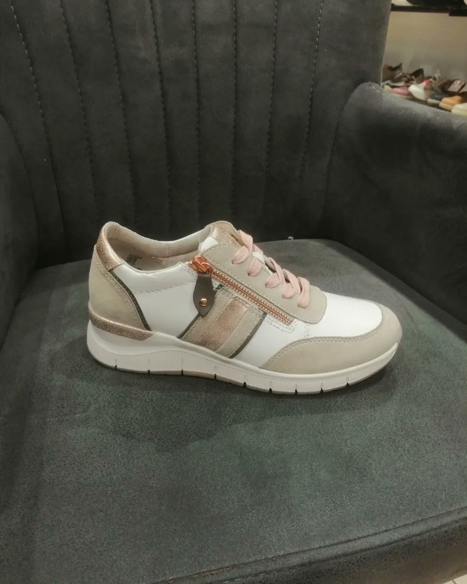 Murray's Shoes tweet media