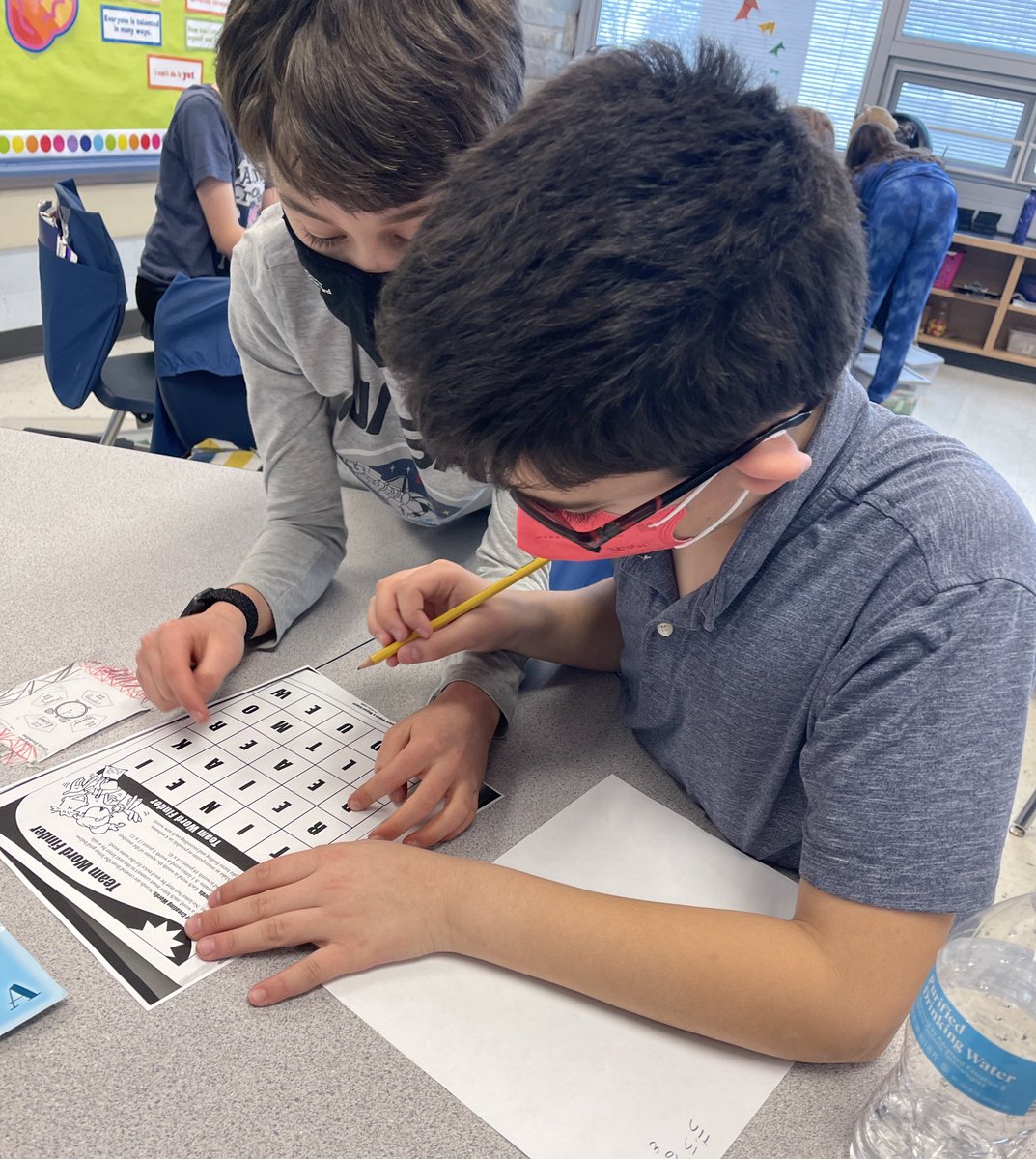 5I LOVED this KAGAN team builder! Word Finder is a great way to get kids working together while spelling words they can find! A little friendly competition:) #112leads #ITtigers