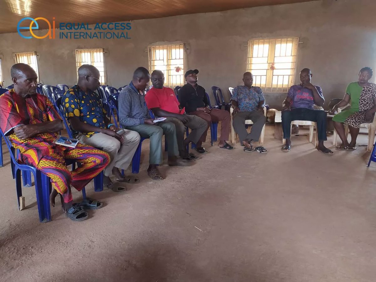 EAI_Nigeria's tweet photo. On Tuesday 22nd February 2022, Benue Peace Promotion Fellows visited member of the Guma Community Volunteer Guards and PCRC.

The aim of the meeting was to advocate for women inclusion in the various security platforms.  The PPFs supported the group with Torch lights and Whistle. https://t.co/K357gwFLPO