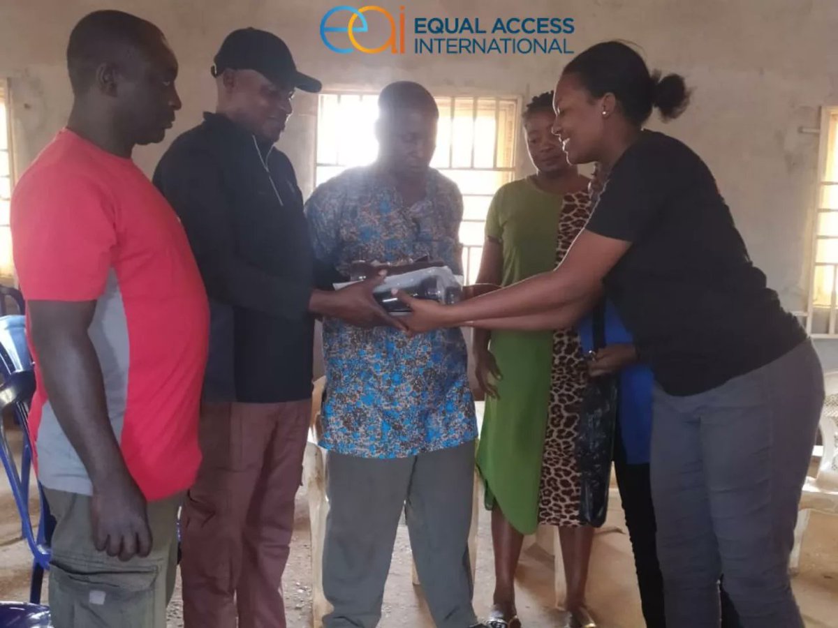 EAI_Nigeria's tweet photo. On Tuesday 22nd February 2022, Benue Peace Promotion Fellows visited member of the Guma Community Volunteer Guards and PCRC.

The aim of the meeting was to advocate for women inclusion in the various security platforms.  The PPFs supported the group with Torch lights and Whistle. https://t.co/K357gwFLPO