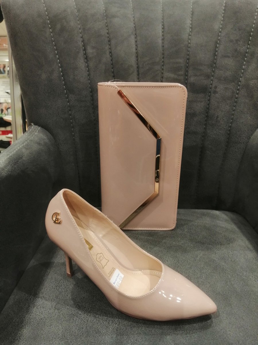 Murray's Shoes tweet media