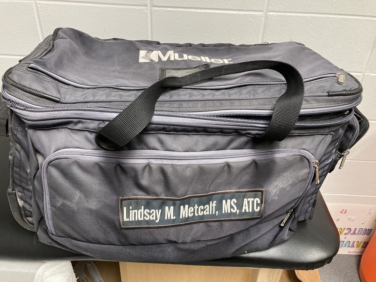 BagoATC's tweet photo. Bittersweet career moment today-old faithful, my grad school graduation gift, has been replaced by her shiny new replacement. Thanks for all the great moments together-can’t wait to see what’s in store with my new sidekick! #ATkit #Toolsofthetrade https://t.co/5mKhO4YkUI