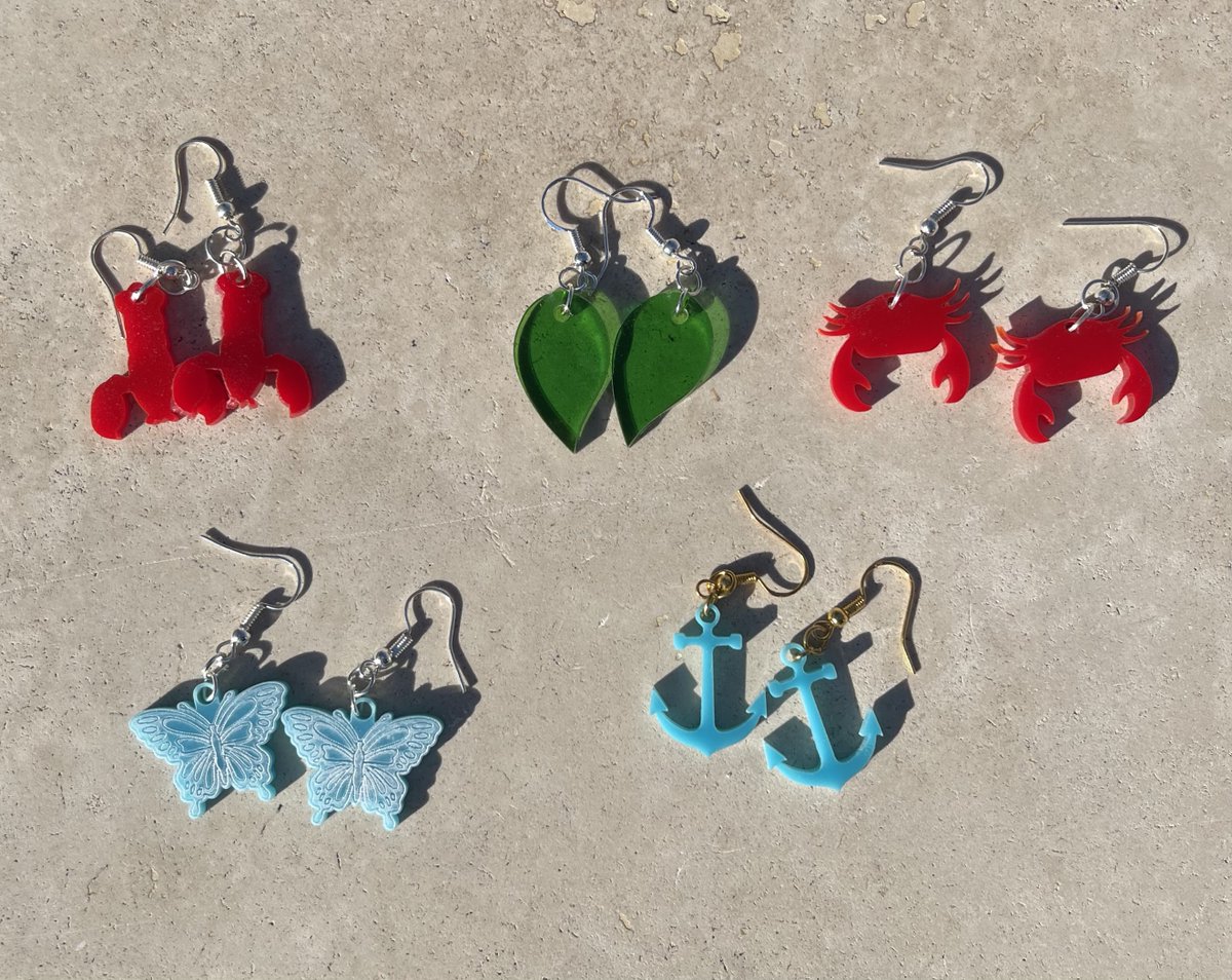 SantaSuDMS's tweet photo. We have numerous designs in our JEWELRY collection, and you might find one that you like! We also offer designs ranging from flowers, snowflakes, and if you’re interested in PERSONALIZING your jewelry, please contact us through our website. 🦋

#jewelry #design #custom #acrylic https://t.co/mUUuyOm53y