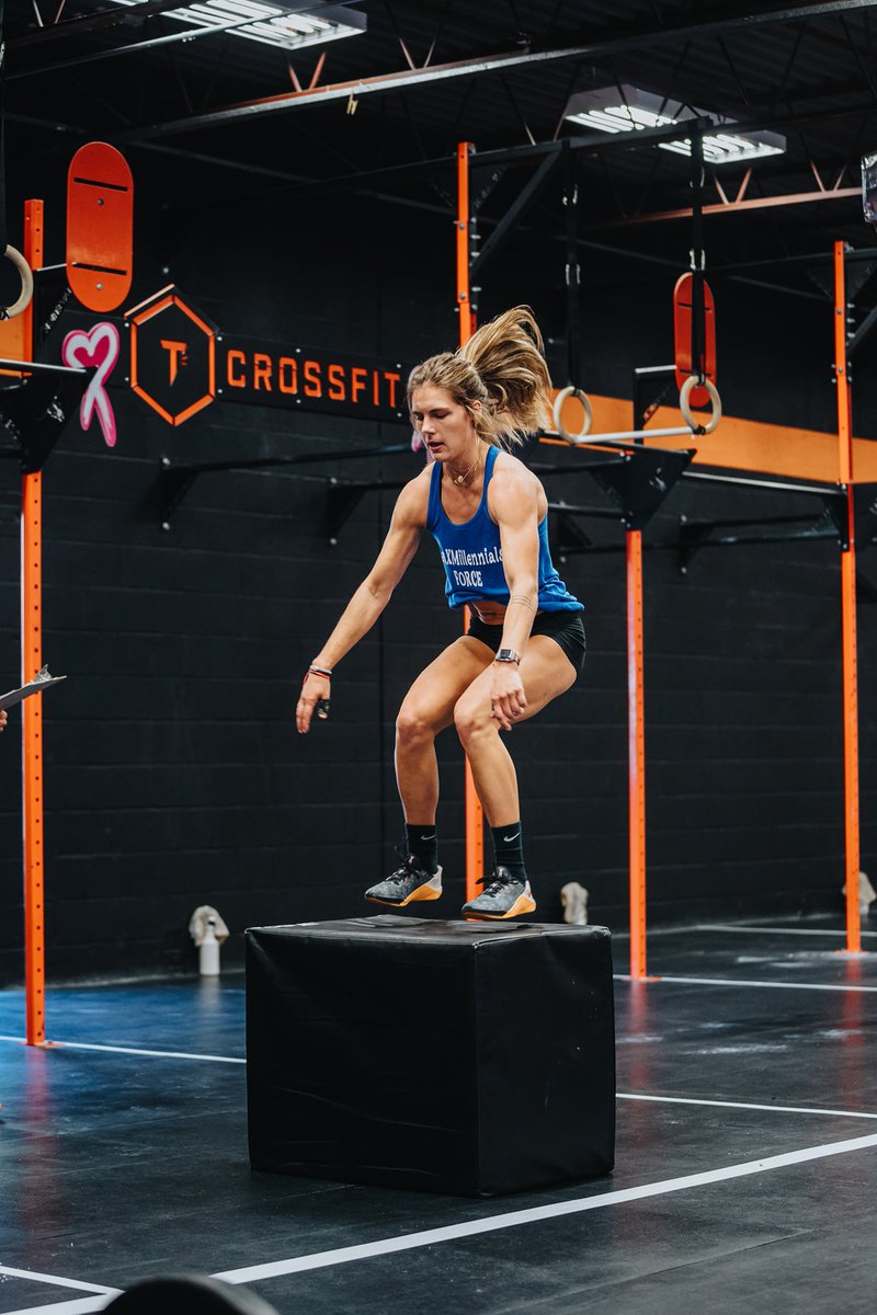 You will never know your limits unless you push yourself to them.

GGRx Pittsburgh 🗺️⁠
Hosted by <a href="/t2crossfit/">T2CrossFit</a> 🔥⁠
📸 by @jmilteerphotography

#girlsgonerx #competeforacure #crossfit #crossfitfamily #fitgirl #crossfitmotivation #fitnessmotivation #girlswholift #girlboss