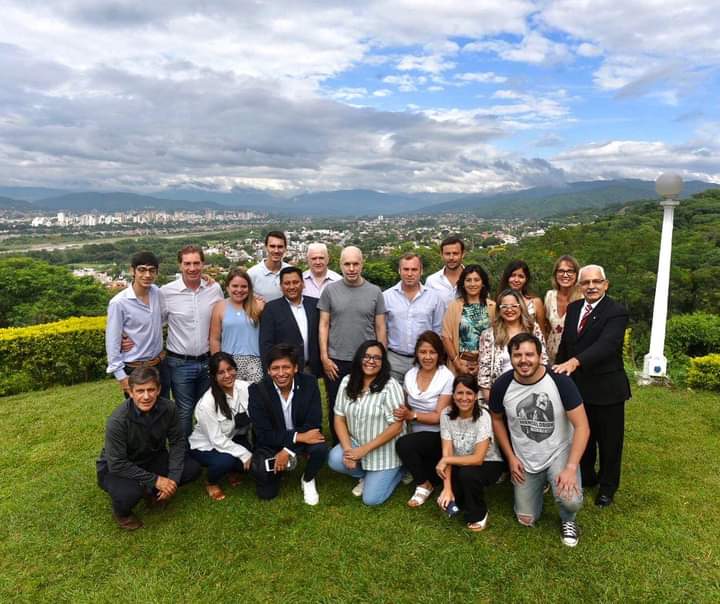 ClauMachaca's tweet photo. Un día productivo para el equipo @PROJujuy charlas que motivan y nos preparan para grandes desafíos. Gracias @horaciorlarreta @diegosantilli y todos los que acompañaron en la jornada del día de hoy en #Jujuy #HayEquipo https://t.co/NtdS7Wxqc5