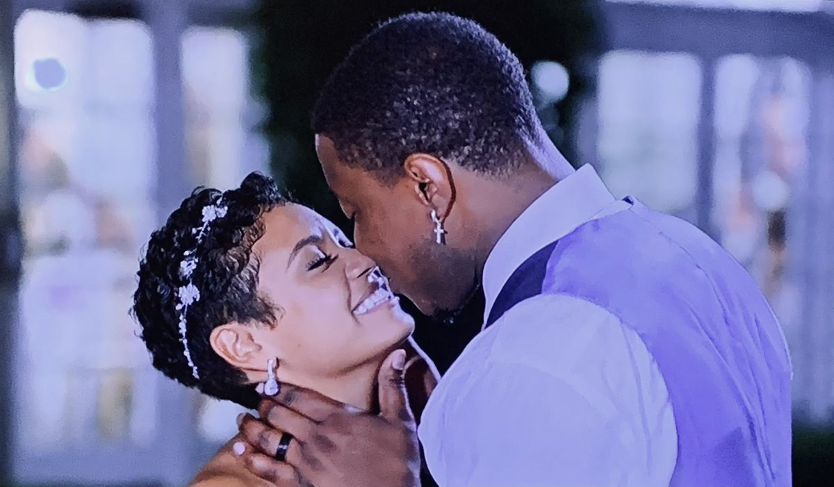 SoyiboTime's tweet photo. Staaapppp 😭 they are soo cute together I can’t handle it
#jarrette #Iyanna #LoveIsBlindS2 #loveisblind2 #LoveIsBlindseason2 #loveisblind https://t.co/VpjNCwABti
