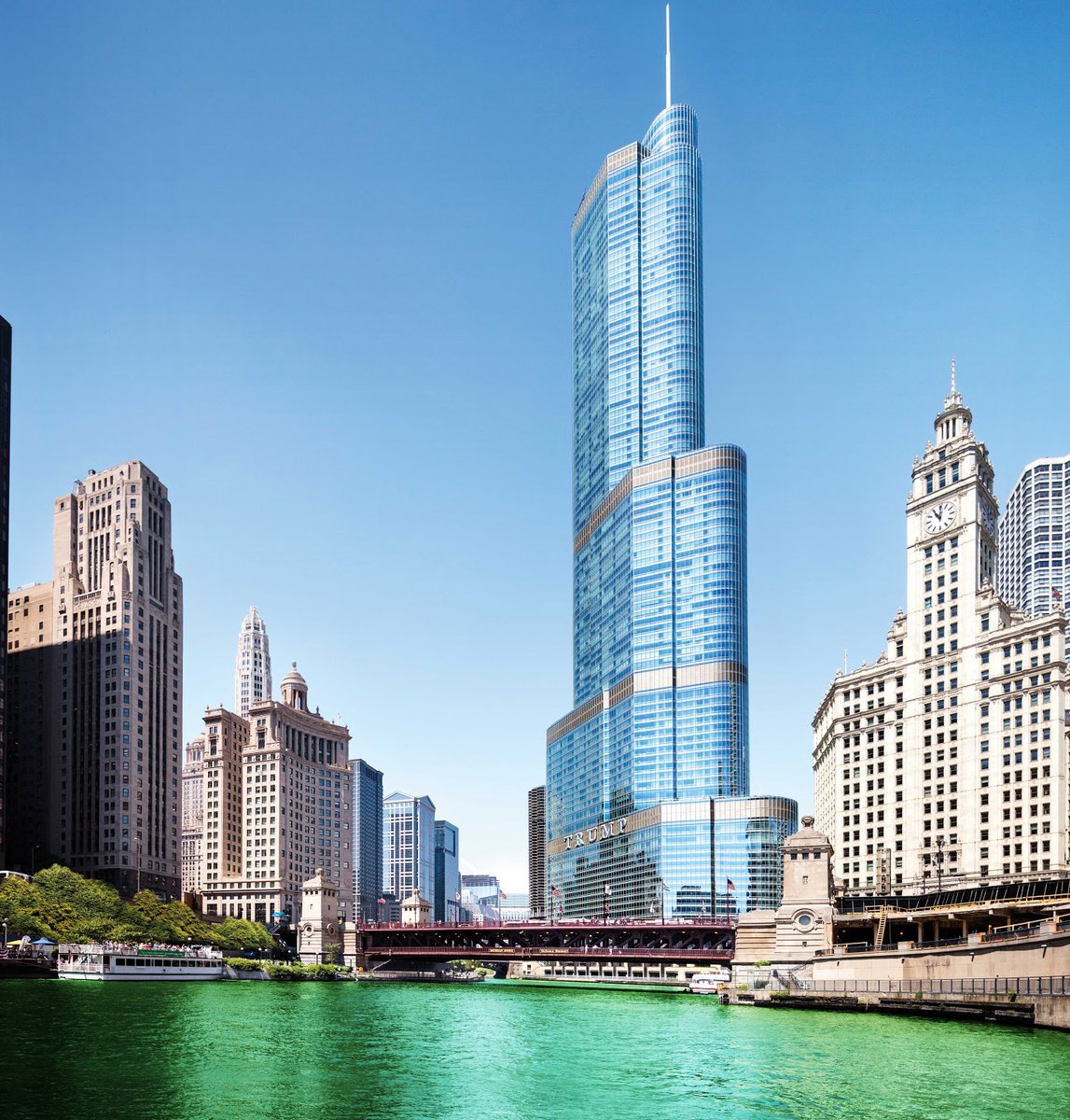 Experience the best views in the city with us as the River goes green for St. Patrick's Day on March 12, featuring an Irish-inspired brunch buffet, a premium open bar, entertainment, and more! ☘️
Learn more at: bit.ly/3suR2Q1