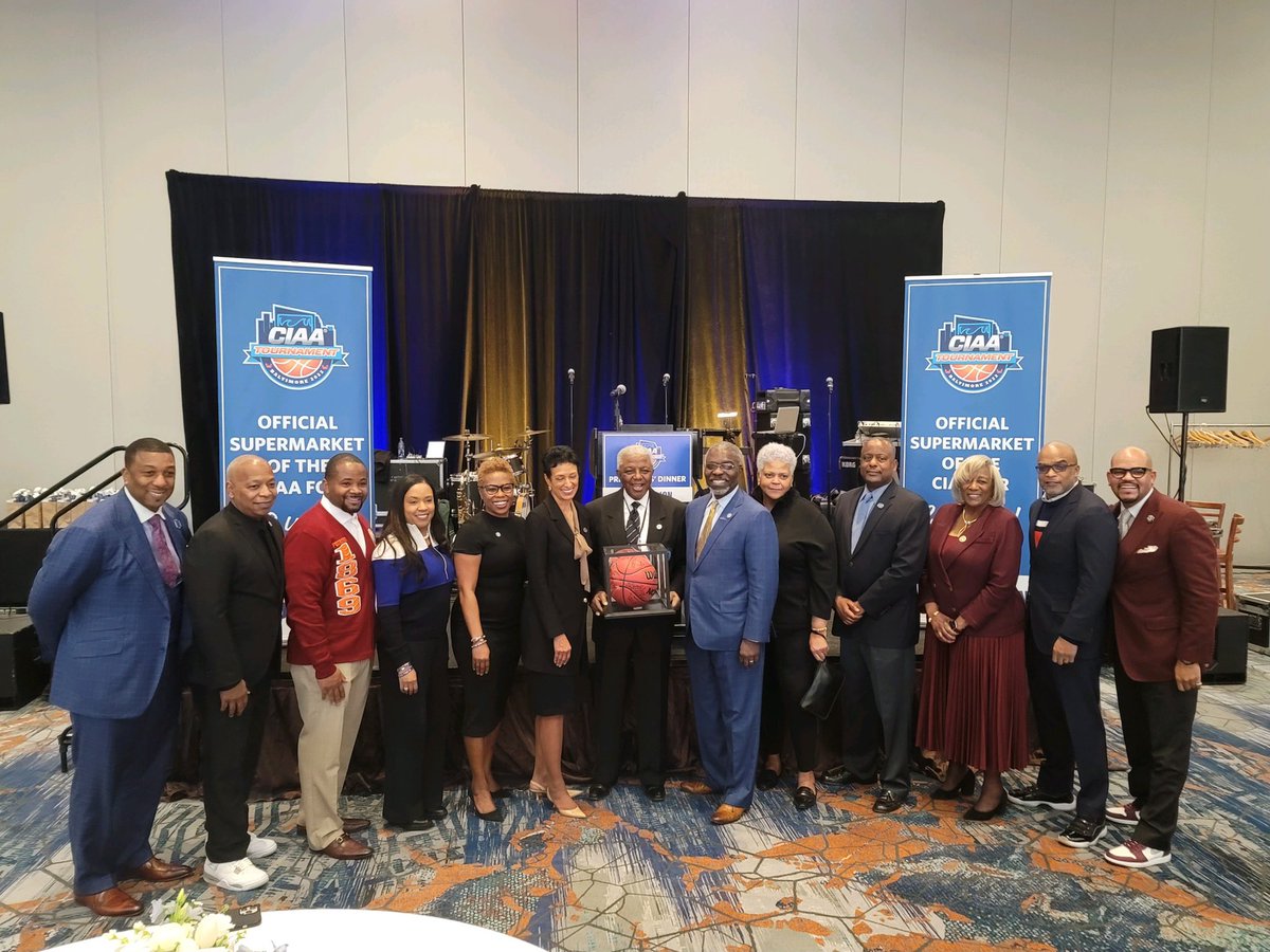Dr. Warmack featured with other CIAA Presidents at the 2022 Food Lion President’s Dinner.