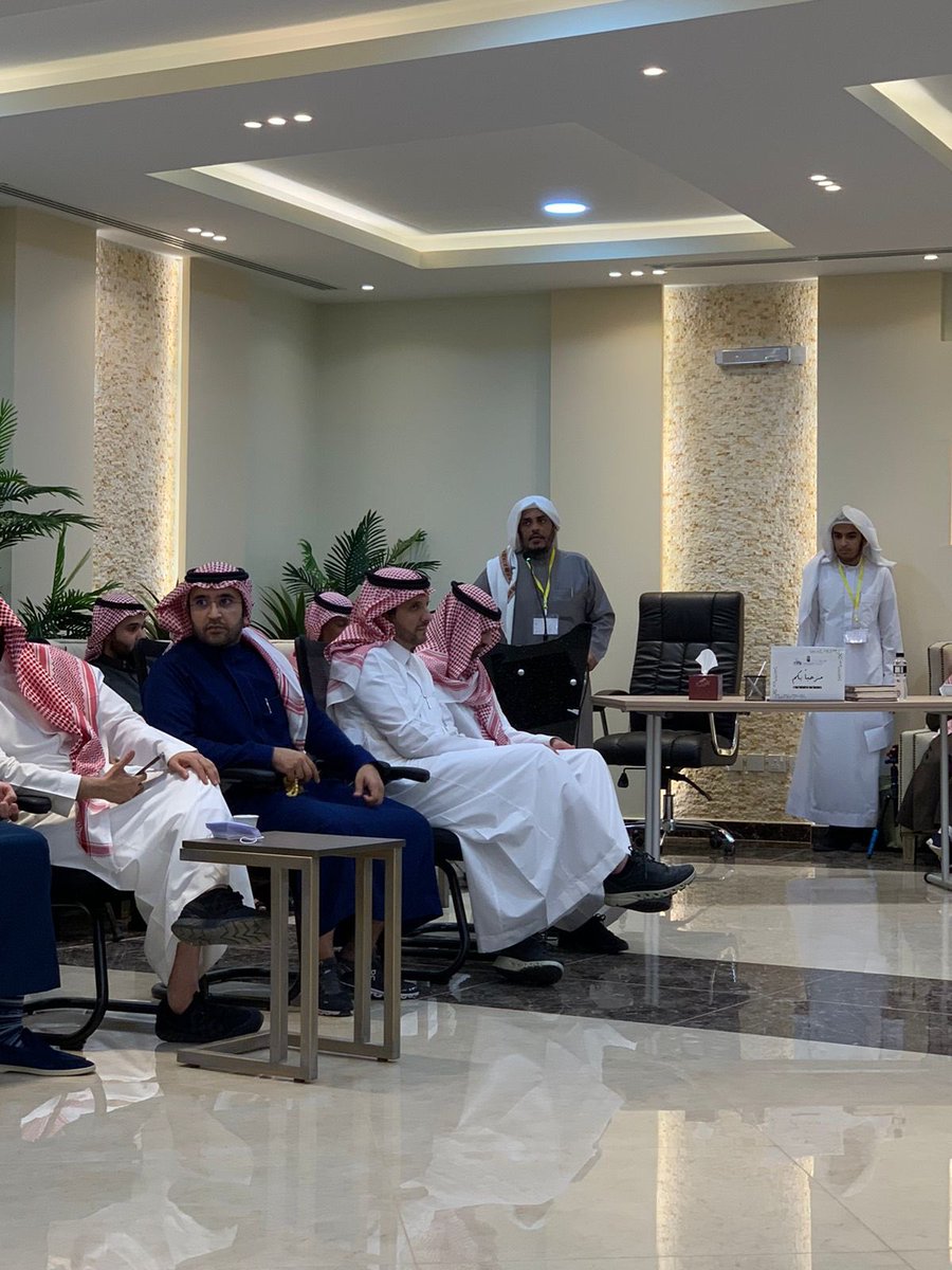 halkadi's tweet photo. 🙏🏻من أبهي مُتع الحياة حين تلتقي بأعزة تربط بينكم صلة الحب والنسب 
وما أبهاه إذا كان بديرةِ جذوركم وأجدادكم 
فتأنسىون بالحديث بينكم وتجدّدون الصلة بين قلوبكم وتستعيدون ذكريات طرّزتْ بالهناء أيامكم    
من وحي لقاء أسرة #القاضي السنوي بغاليتنا #عنيزة
@multaqa_onaizah 
@onaizah2 https://t.co/mYBdDIqkb0