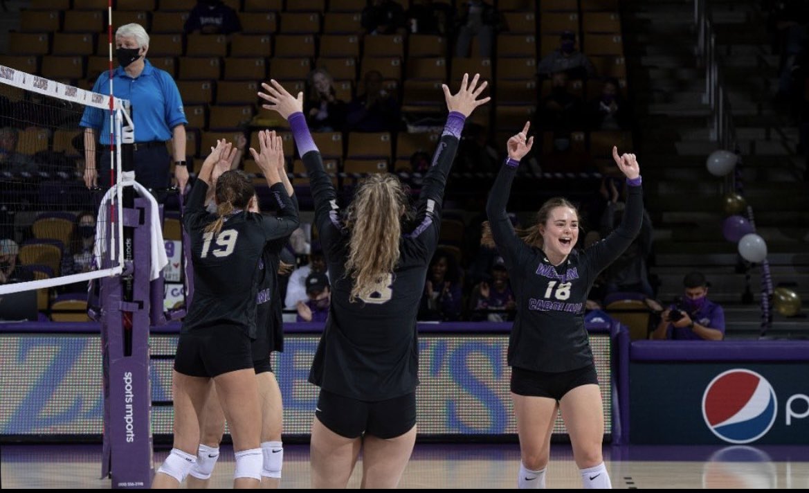 CatamountVB's tweet photo. Friday mood! #catamountvb #wheebeforeme https://t.co/EI6rIb5DfX