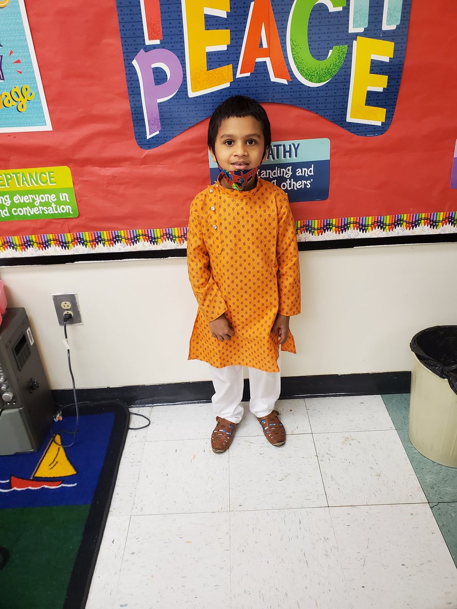 BaileyESOL's tweet photo. Celebrating Our Diversity @FultonZone7 @ManningOaksFCS @nikkoleflowers1 https://t.co/bz4gv2LC0D