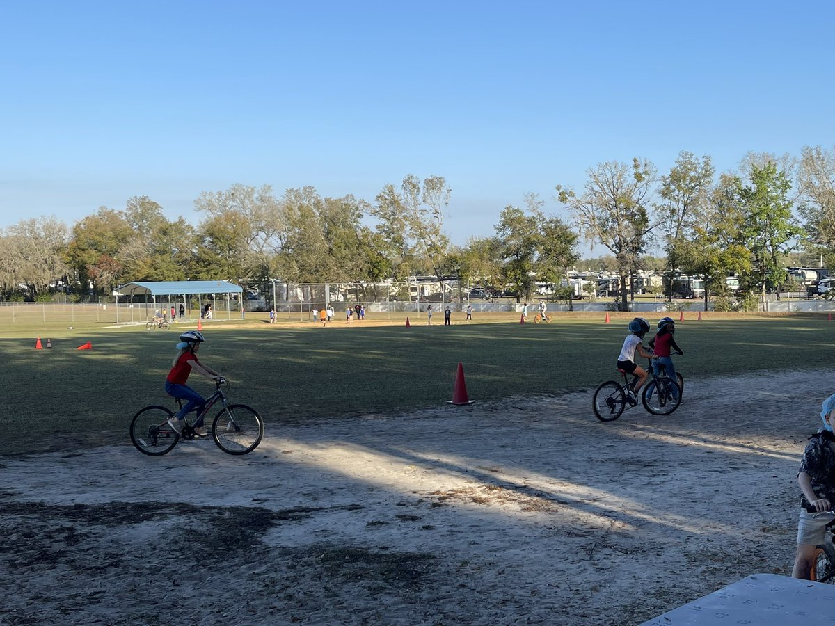 <a href="/HVEDolphins/">HarbourView</a> students strengthening their cycling skills. Some students learned to ride just this week! #BuildingBetterBodies and #MakingMemories thanks to the great ideas of coaches like @CoachEmrich!!! #ImaFANShve <a href="/MCPS_Elementary/">🍎 MCPS Elementary Education</a> <a href="/dixonk2019/">kristi Dixon</a> <a href="/Jens_Journey_/">Jennifer Beck</a>