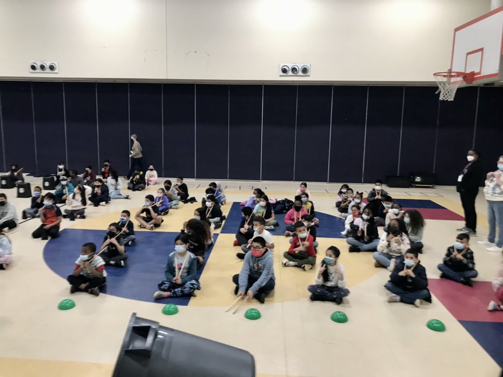 SterlingElemen1's tweet photo. Thank you Number Drummer for visiting our school and giving our students an INCREDIBLE experience! ๐ฅ This program was supported by funding from the Arts and Science Counsel! @CharMeckSchools #ascย #choosejoy๐ #wearecrew #sterlingpride๐ฏ #NumberDrummer https://t.co/yvmgEVLKTG
