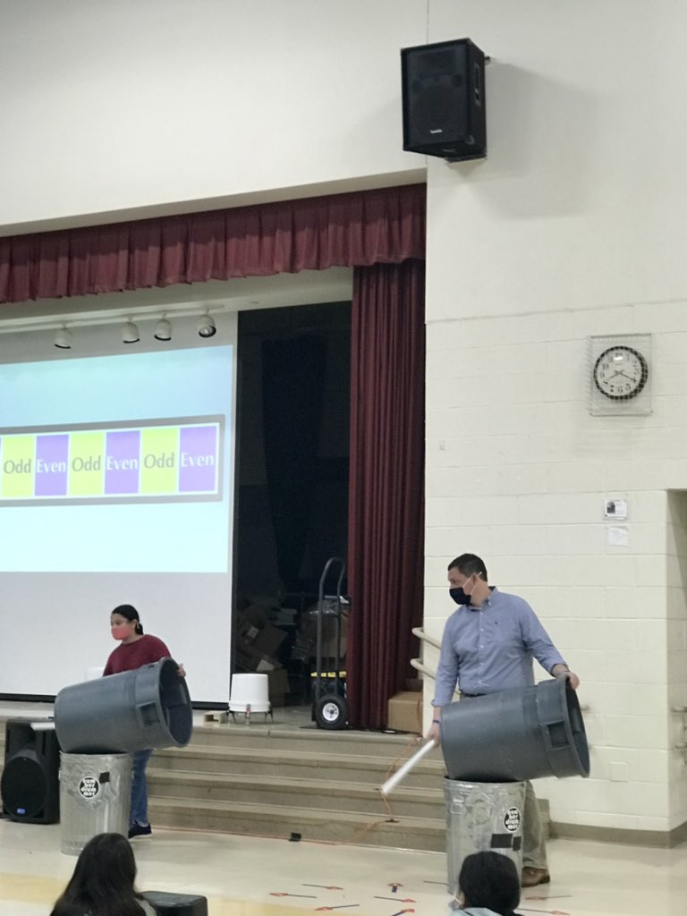 SterlingElemen1's tweet photo. Thank you Number Drummer for visiting our school and giving our students an INCREDIBLE experience! ๐ฅ This program was supported by funding from the Arts and Science Counsel! @CharMeckSchools #ascย #choosejoy๐ #wearecrew #sterlingpride๐ฏ #NumberDrummer https://t.co/yvmgEVLKTG