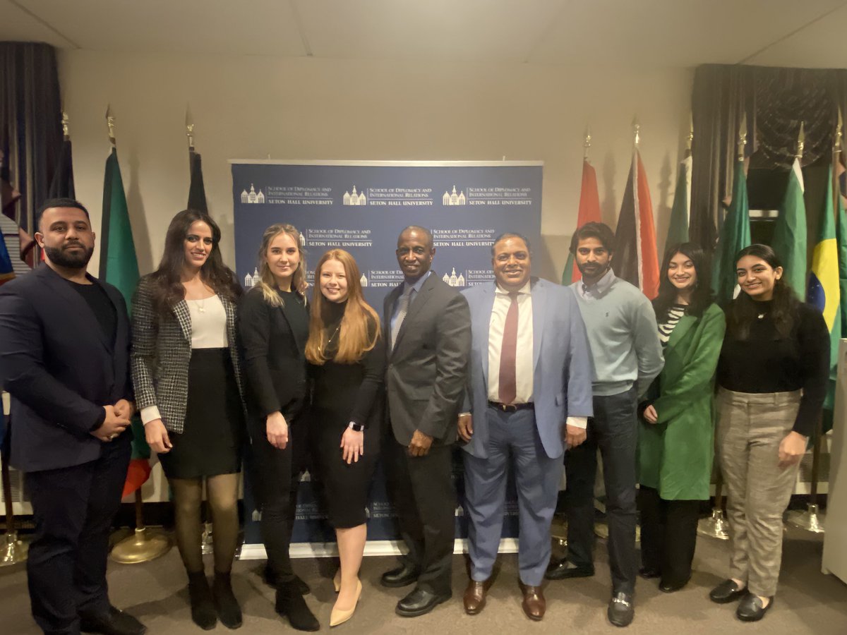 SHU_GDC's tweet photo. Thank you to everyone who came out last night to discuss #Ukraine with Rear Admiral Hayes! Thank you to Admiral Hayes for your time and your valuable insight regarding diplomacy and the way forward. To see more posts from the event go to our IG!

@ilsshu @shudiplomacy @setonhall https://t.co/0lXsgHh7eG