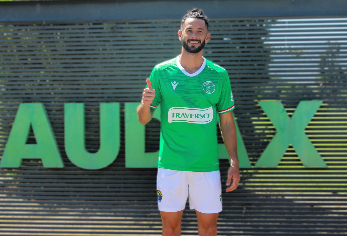 audaxitaliano's tweet photo. ¿Qué tal le queda la 💚 a Larrondo? 

#ForzaAudax🇮🇹 https://t.co/qobOB2BUac