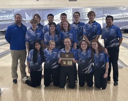 ONWRavenBowling's tweet photo. Goal #2: Girls qualify for state
Goal #2: MISSION ACCOMPLISHED!!

We didn't just qualify, we took 1st!! HUGE day for Raven bowling!

Congratulations to Dylan, Braylie, and Skyler for taking 3rd, 8th, and 9th, respectively! #StateBound

@ChrisZuck @gundyonwravens @theravennation https://t.co/65D40j5Z7a