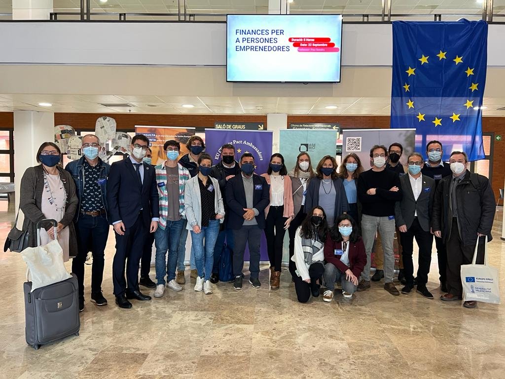 MsLeticiaGil's tweet photo. Intensa y productiva jornada de reflexión en Valencia con los-as embajadores-as por el pacto climático europeo. Gracias por la excelente organización @mamenmarquesita y @KarlaZG #EUClimatePactAmbassador 🌍 @ClimaticosSpain #ClimateEmergency https://t.co/XpXiil2gXt