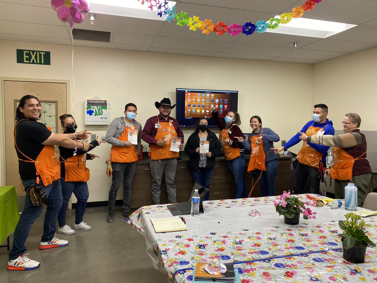 Thank you Dalton, Kevin and Imelda for Doing the Right Thing and Taking  Care of our People! A well deserved merit badge for your dedication to our store and our team. @Fuerstenberg15 <a href="/krys_ann88/">Krystal Mora</a> <a href="/Dalton8523/">Dalton8523</a> <a href="/Yolanda_8523/">Yolanda ASDS 8523</a> <a href="/VivianNextDoor/">Vivian  De Leon</a> @OscarM_8523