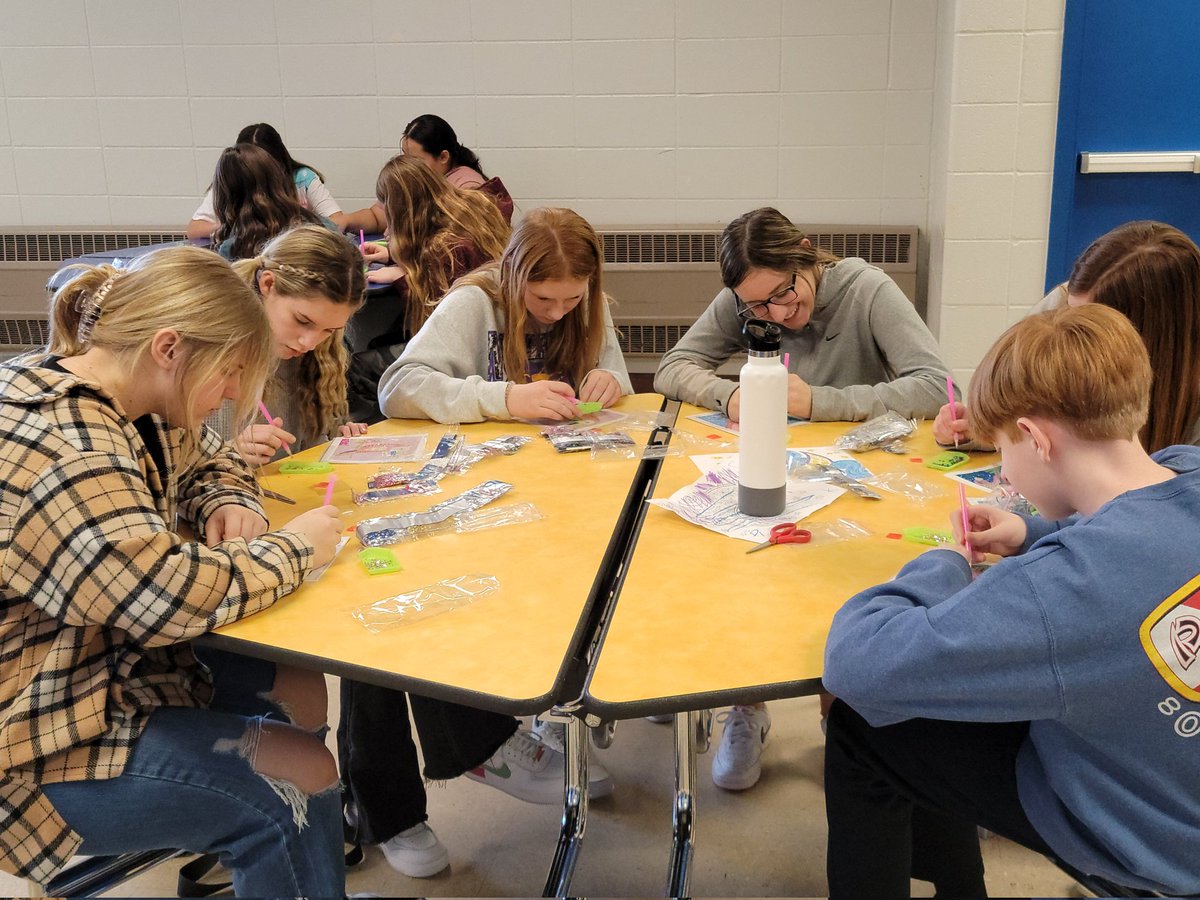 BFMScounselor's tweet photo. Today we took an afternoon to talk with students about the importance of self-care.  Ss then attended 3 preferred self-care activities.  A big shout out goes to our principals and staff for supporting student mental health.@BFMStweets https://t.co/4WhZLbEro9