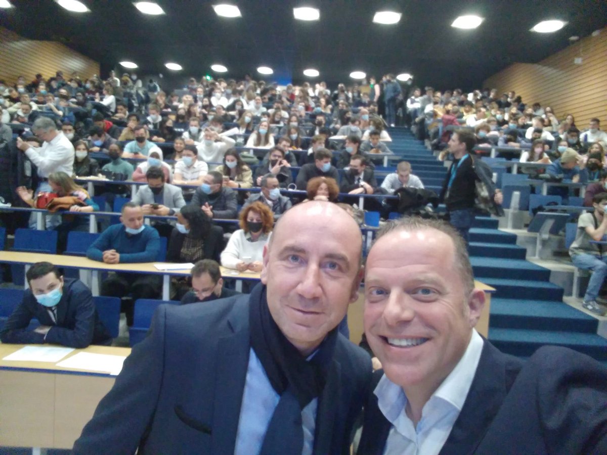 RLaffont_MARS's tweet photo. Clap de fin-Merci  @stef_soto parrain du 1er challenge @PolytechMars innovation 405 étudiants 81 Projets pour construire le littoral de demain Merci au grand jury @laurent_baly @Emmachadtem @aurelielopes13 @franckaraujo13  Mathieu Hovanessian Stefan re   @univamu @PepiteProvence https://t.co/UZfJ3WpKmf