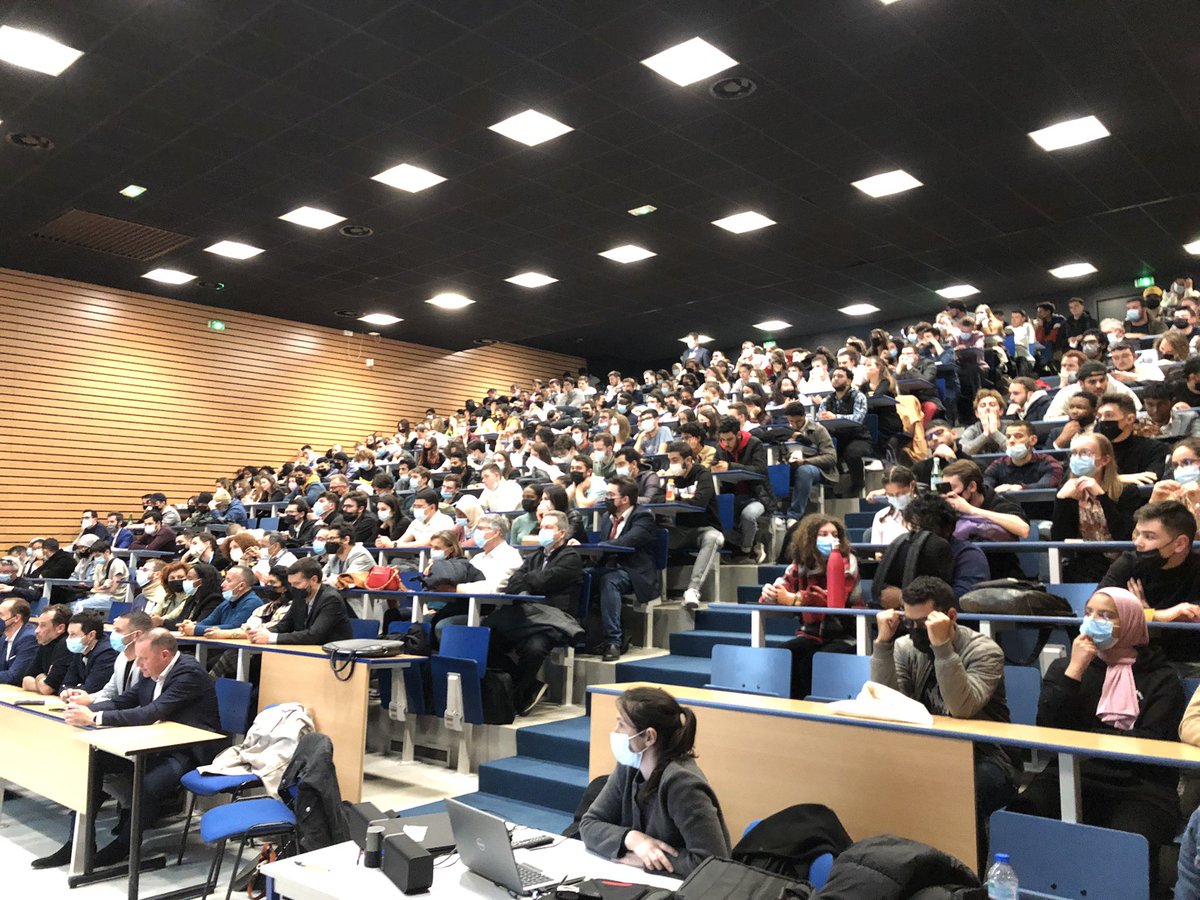 Clap de fin-Merci  <a href="/stef_soto/">Stéphane SOTO</a> parrain du 1er challenge <a href="/PolytechMars/">Polytech Marseille</a> innovation 405 étudiants 81 Projets pour construire le littoral de demain Merci au grand jury <a href="/laurent_baly/">Laurent Baly</a> <a href="/Emmachadtem/">Emmanuelle Charafe</a> @aurelielopes13 <a href="/franckaraujo13/">Franck Araujo</a>  Mathieu Hovanessian Stefan re   @univamu <a href="/PepiteProvence/">PÉPITE Provence</a>