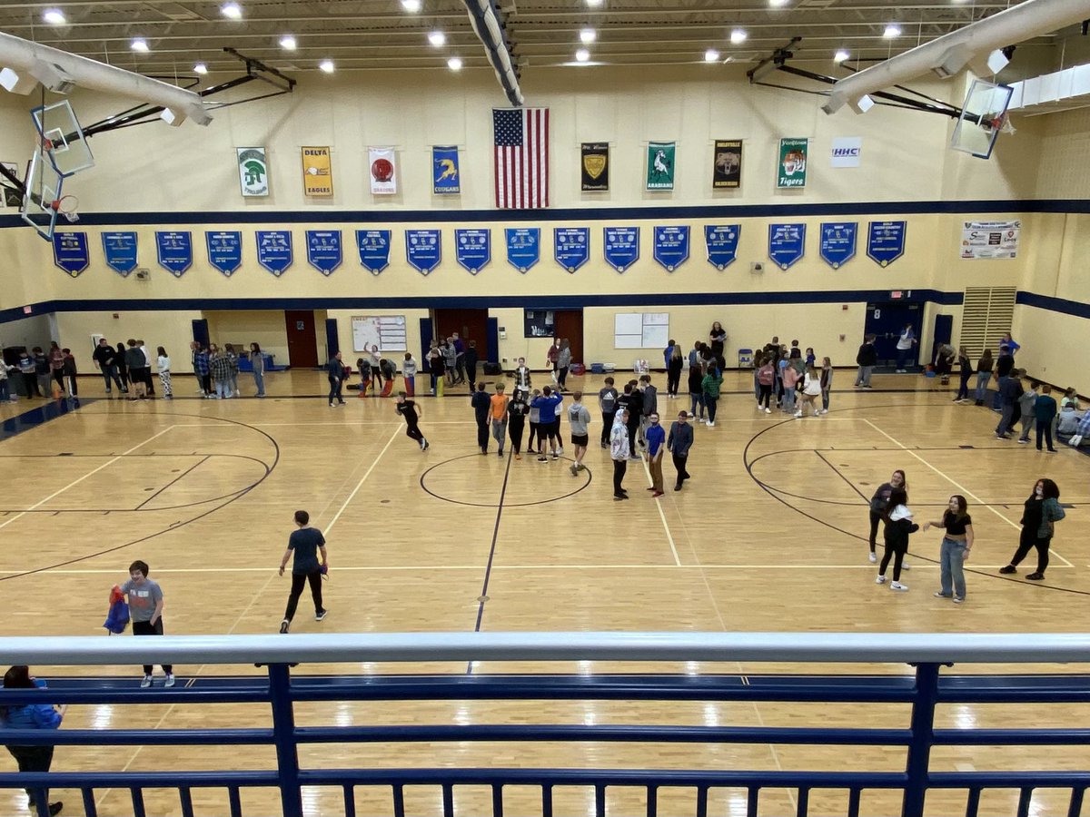 GCJrHighAP's tweet image. The 7th grade students on Team Dream had a great time at their team celebration during homeroom today.  Their awesome teachers planned it all! #GCSC