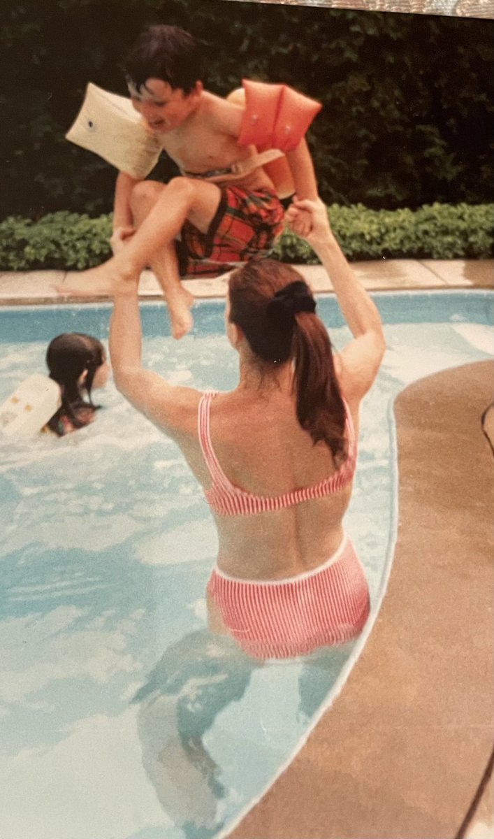 PamelaE28888080's tweet photo. My heart breaks daily and I sob with anger at the injustice of my son being killed by the Johnson shot and my family’s careers destroyed because we spoke out and told the truth almost a year ago. I will never forget or forgive the entertainment industry. You did this to my family https://t.co/LbUoyVTr37
