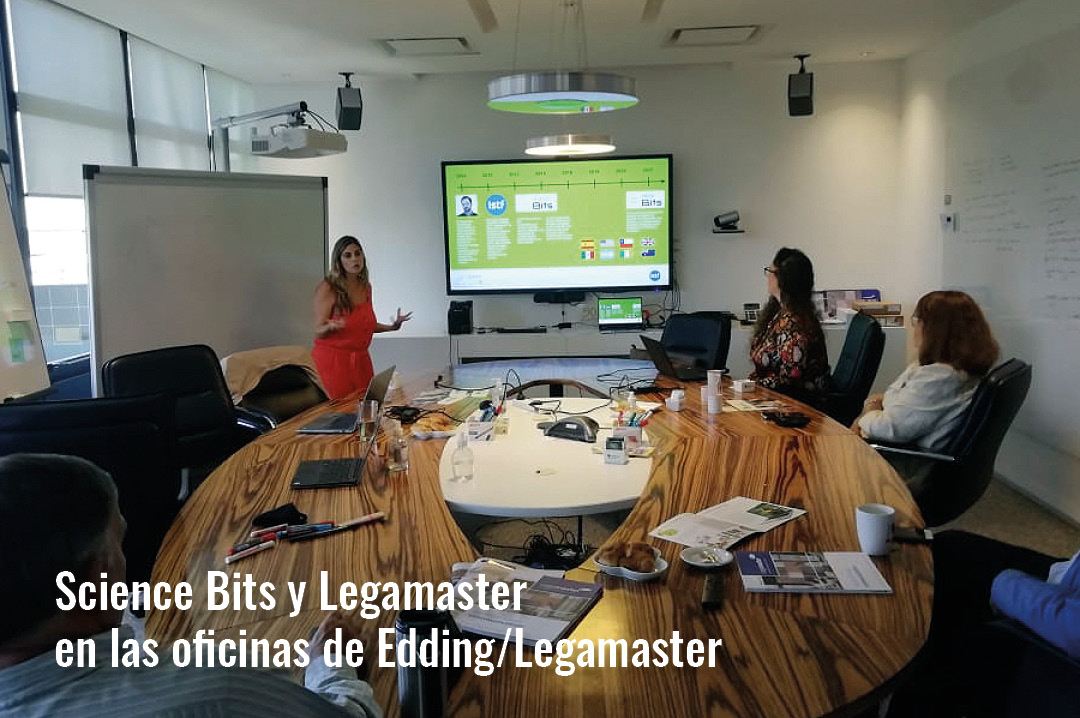 ScienceBits's tweet photo. Esta semana hemos tenido la suerte de compartir momentos maravillosos con gente que cree firmemente que el presente nos exige apostar e innovar en la educación.
Gracias #Legamaster, @Revista_COLEGIO y @LaSiglo21 por hacernos partícipes en este magnífico taller Tecnopedagógico. https://t.co/zdnxk8xkrg