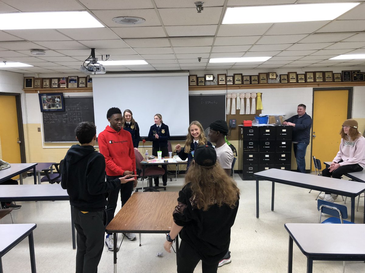 Thank you to our <a href="/iowaffa/">Iowa FFA Association</a> and <a href="/SE_District/">Southeast District</a> officers for joining us at <a href="/MuscatineFFA/">Muscatine FFA</a>  <a href="/MuscatineCSD/">Muscatine Community School District</a> for <a href="/NationalFFA/">National FFA</a> Week this past Wednesday! #nationalffaweek #Muscatine #muskieag