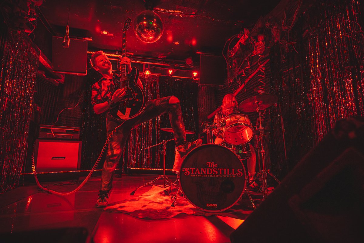 TheStandstills's tweet photo. Official video for "Pretty Little Broken Thing" will be premiering live on YouTube at 11am on March the 4th, join us for a quick live chat and then be the first to see the video. 🤘Details coming next week.
📸 by @firemate
📽 by Matt Barnett
#thestandstills #plbt #NewMusic https://t.co/7AyyZ0Eeer