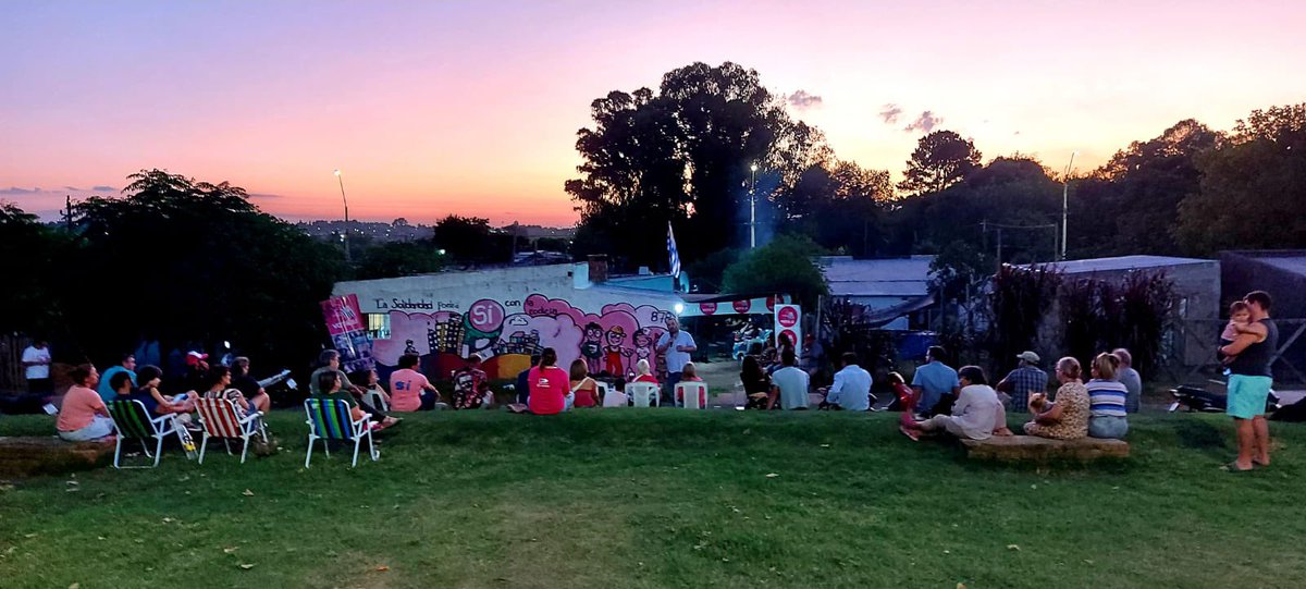 FA Cerro Largo (@facerrolargo) on Twitter photo Cerro Largo #votaSI
Hoy, actividades en Río Branco y Melo con los compañeros Senador <a href="/Mario_Bergara/">Mario Bergara</a> y diputado <a href="/AlfredoFratti/">Alfredo Fratti</a> . Se siente el entusiasmo de la gente, crecen las adhesiones al voto rosado, al #votaSI👇 Cerro Largo #votaSI
Hoy, actividades en Río Branco y Melo con los compañeros Senador <a href="/Mario_Bergara/">Mario Bergara</a> y diputado <a href="/AlfredoFratti/">Alfredo Fratti</a> . Se siente el entusiasmo de la gente, crecen las adhesiones al voto rosado, al #votaSI👇