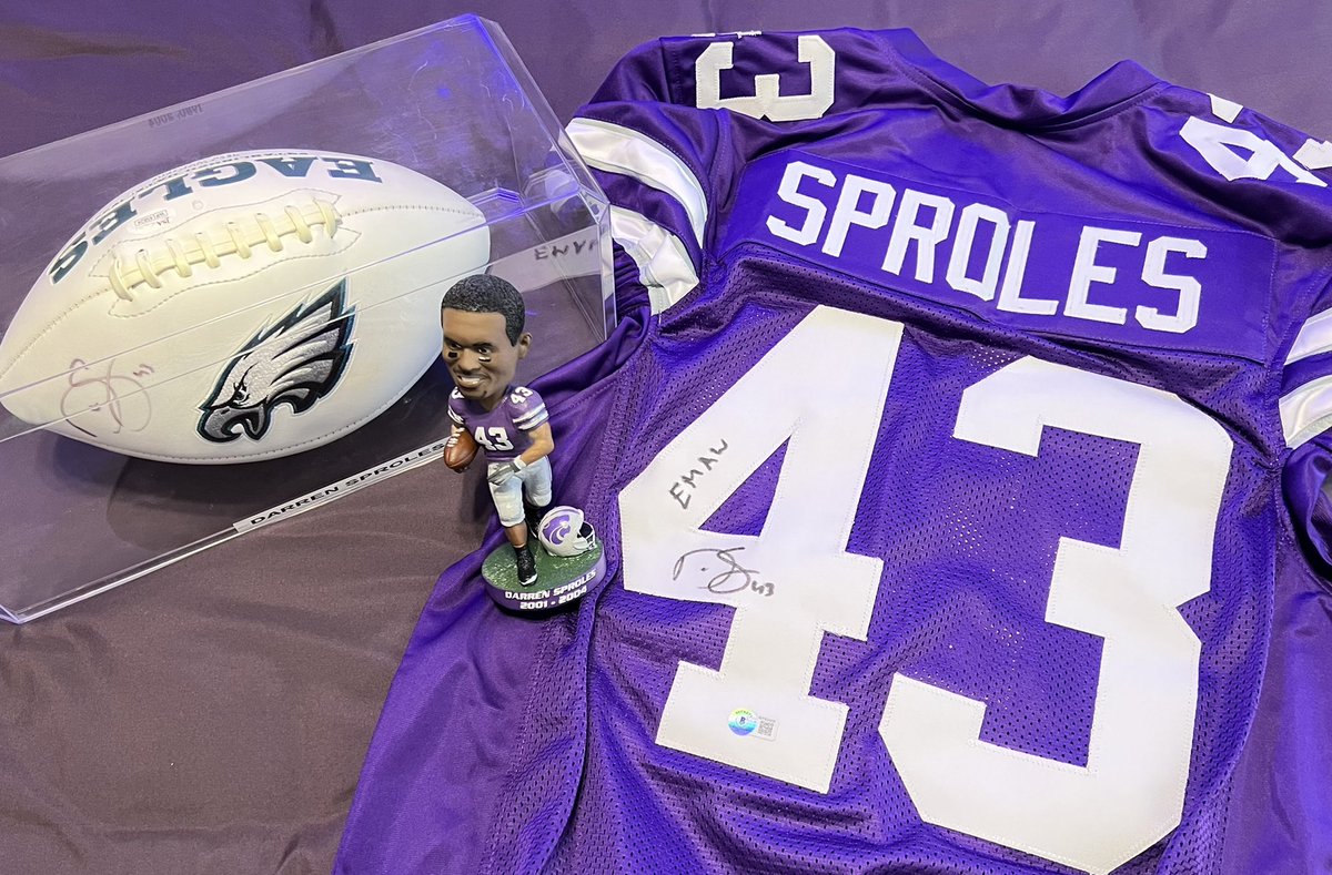 kstatevangirl's tweet photo. Hell yes!!!! So excited to add to my K-State collection, but specifically my Darren Sproles part! #EMAWAF #EMAW #DarrenSproles #Family 💜💜 @DarrenSproles https://t.co/JrWidyFX0O