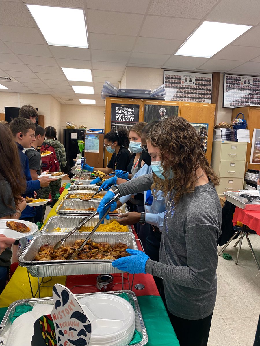alvesta_lobban's tweet photo. It was a great day at #DHSJROTC “Food For the Soul” BHM luncheon. JROTC students and DHS Staff was able to sample an array of authentic African American foods catered by Freddie Bee’s Restaurant👍🏾👍🏾👍🏾😃😃! Can’t think of a better way to end a great #WolfWeek ⁦⁦ https://t.co/2qe89yZDI5