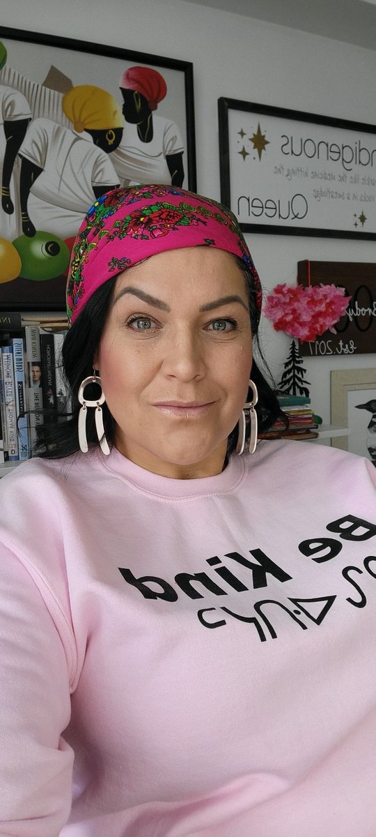 Tapiskakan-scarf in Cree. My Gookum's and Jaban wore them. As a little girl I wore mine around my neck while powwow dancing, I was told it would protect me.  The floral scarf was a gift of trade from the Ukrainian people. 1/2 #prayforukraine
#prayforpeace
#gookumscarf
#Indigenous