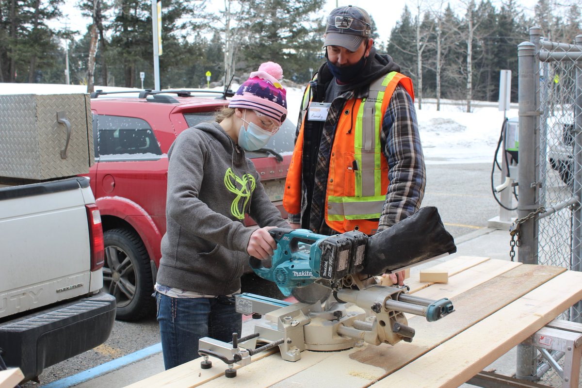SD27_CP's tweet photo. "I find welding really fun! When I am older, I may want to do tires or welding." ~Emma, Grade 7.
Girls DISCOVER the Trades was a huge success. Thank you again to all of our volunteers, sponsors and students for an amazing day! @ita_youth @SD27_CC @SD27_ADST @thompsonriversu https://t.co/eFn4M4MNoc