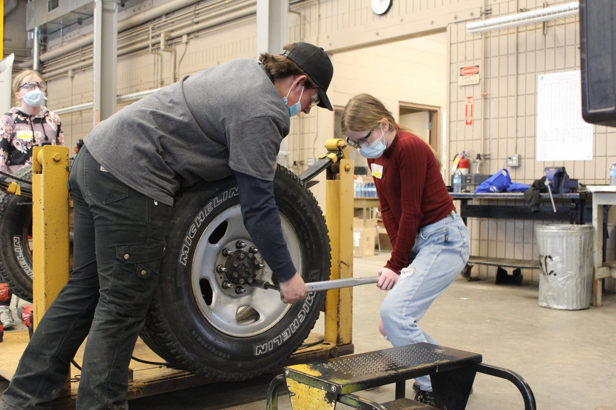 SD27_CP's tweet photo. "I find welding really fun! When I am older, I may want to do tires or welding." ~Emma, Grade 7.
Girls DISCOVER the Trades was a huge success. Thank you again to all of our volunteers, sponsors and students for an amazing day! @ita_youth @SD27_CC @SD27_ADST @thompsonriversu https://t.co/eFn4M4MNoc