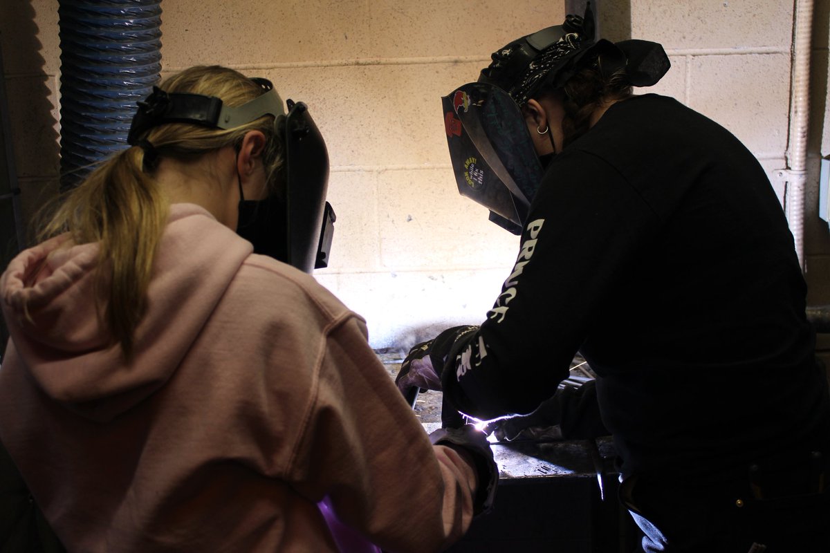 SD27_CP's tweet photo. "I find welding really fun! When I am older, I may want to do tires or welding." ~Emma, Grade 7.
Girls DISCOVER the Trades was a huge success. Thank you again to all of our volunteers, sponsors and students for an amazing day! @ita_youth @SD27_CC @SD27_ADST @thompsonriversu https://t.co/eFn4M4MNoc