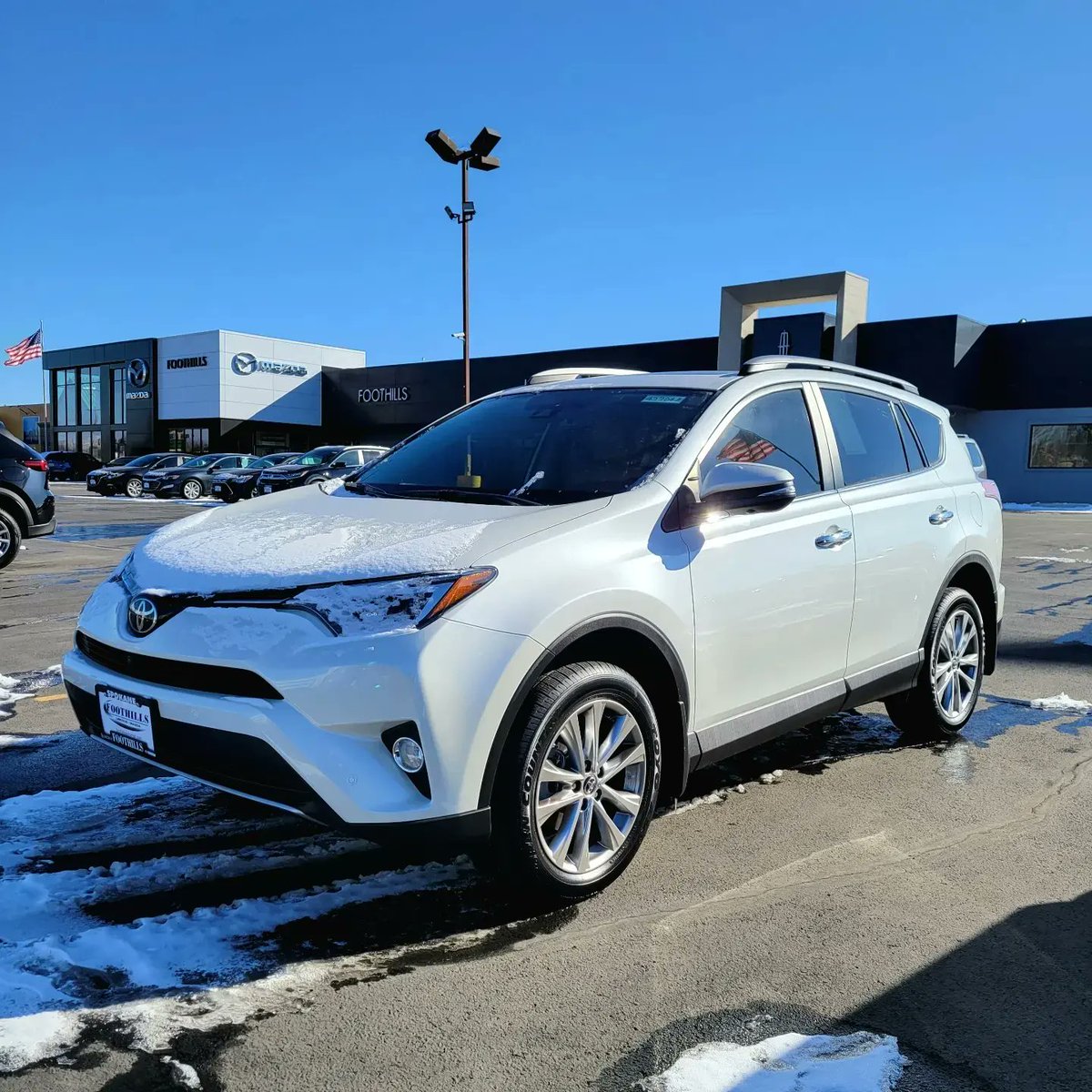 foothills_m's tweet photo. VEHICLE PICK OF THE WEEK❗️
2018 Toyota RAV4 Limited AWD
● History Report: 1 Prior Owner, 
  0 Accidents, 0 Open Recalls
• Advanced Technology Package
• Heated Front Sport Seats
• Heater Door Mirrors
• Power Liftgate
• Power Moonroof
• Remote keyless entry
...and MORE https://t.co/itJRYE9yum