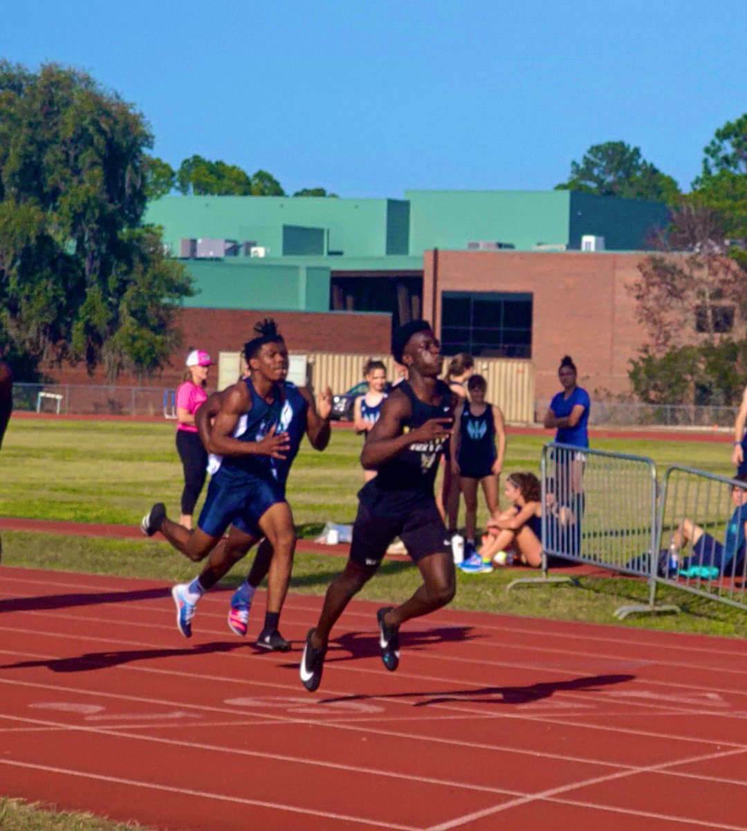 WCHSJacketTrack's tweet photo. Some great action shots of 2022 Yellow Jackets competing at a high level! #RunningYellowJackets https://t.co/58W5oEUnbA
