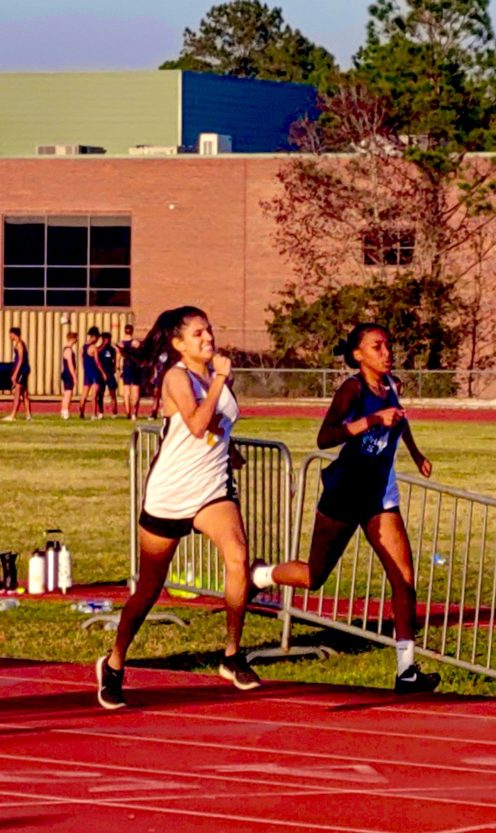 WCHSJacketTrack's tweet photo. Some great action shots of 2022 Yellow Jackets competing at a high level! #RunningYellowJackets https://t.co/58W5oEUnbA