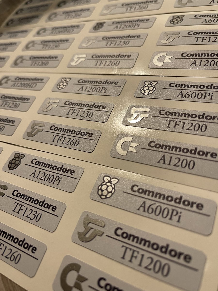 RBadgeman's tweet photo. Created some A600 and A1200 badges. 🤗 Have a great weekend 💙

#retrocomputerbadges #amiga600 #amiga1200 https://t.co/iFNl3roFe7