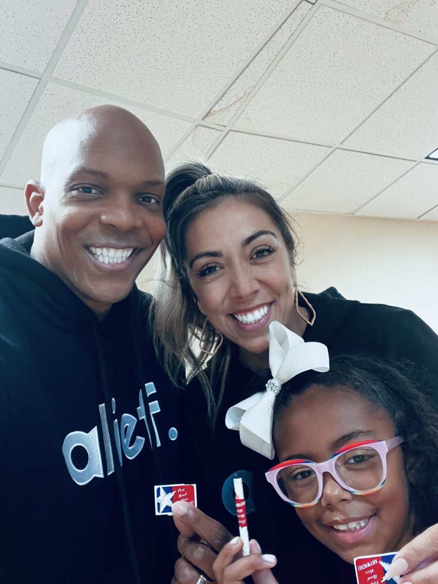 branbrotherton's tweet image. Go vote!! @AliefISD #aliefvotes #aliefproud #famiy