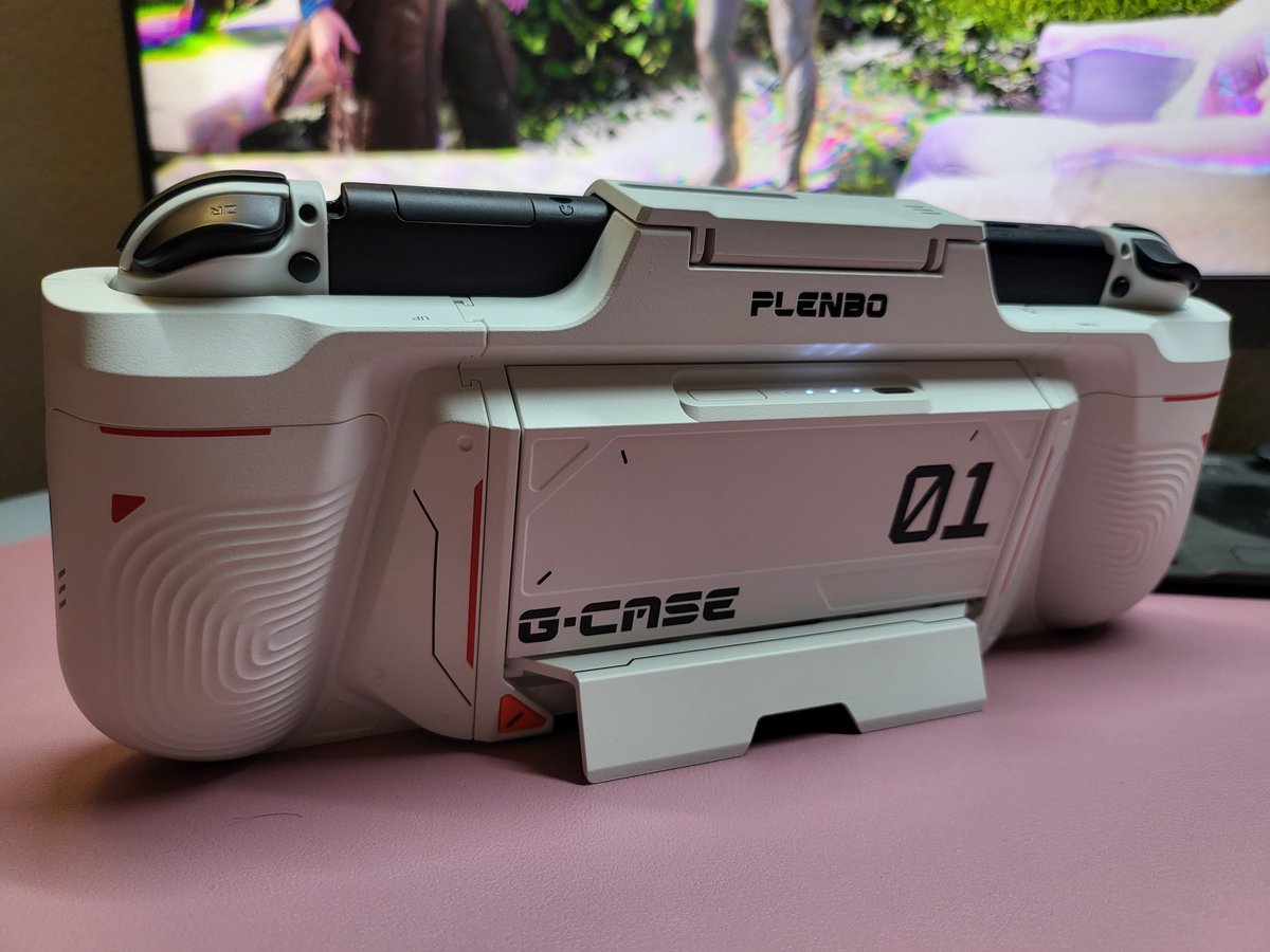 marcthegeek's tweet photo. #GCase for the #NintendoSwitch is the Ultimate All in One case from #Plenbo made video here https://t.co/U03cUf7GHM https://t.co/fI7pBm5Pis